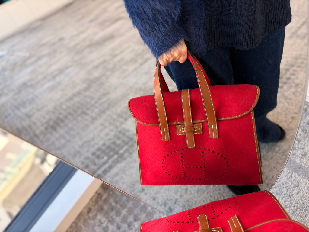Hermès Feu Dou Hand Bag in Rouge H Felt – A Rare and Artistic Vintage Piece