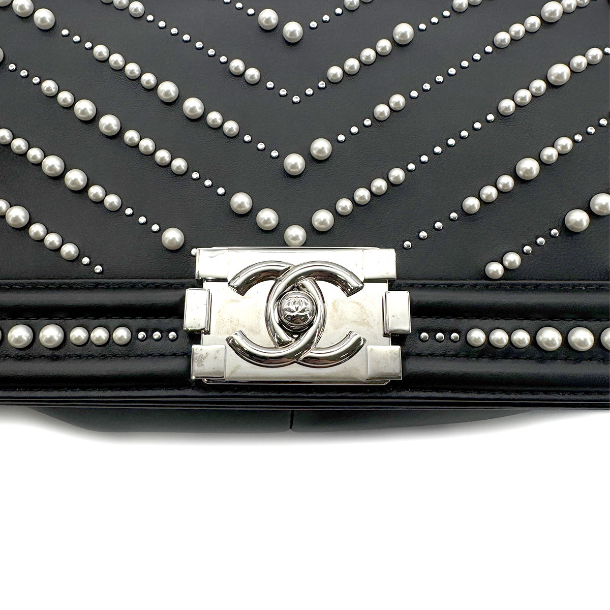 CHANEL PEARL BOYCHANEL MEDIUM CHAIN SHOULDER BAG BLACK LEATHER 90210965