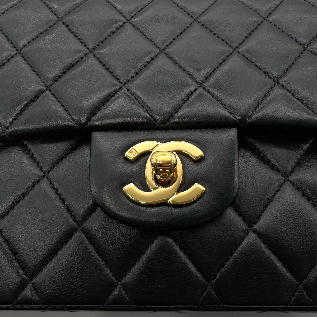 CHANEL VINTAGE CLASSIC FLAP MEDIUM CHAIN SHOULDER BAG BLACK LAMB SKIN 90219630