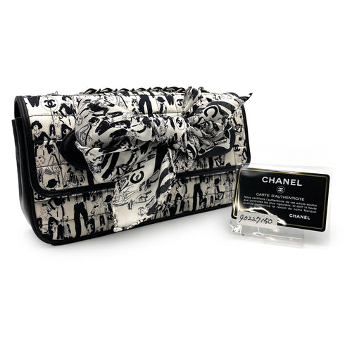 CHANEL VINTAGE CHOCOLATE BAR SCARF BYCOLOR WHITE BLACK SATIN LAMB SKIN 90227150