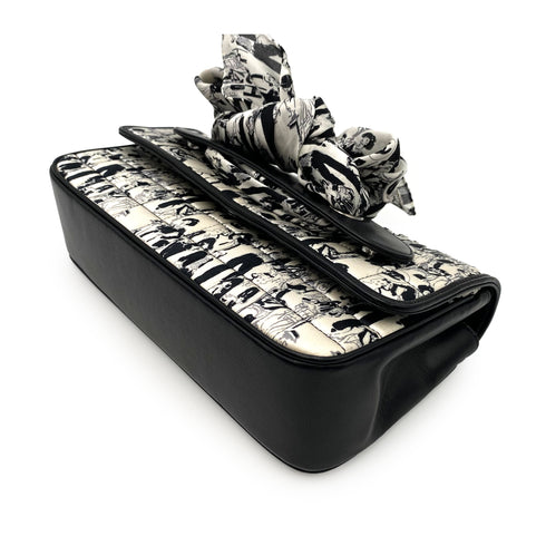 CHANEL VINTAGE CHOCOLATE BAR SCARF BYCOLOR WHITE BLACK SATIN LAMB SKIN 90227150