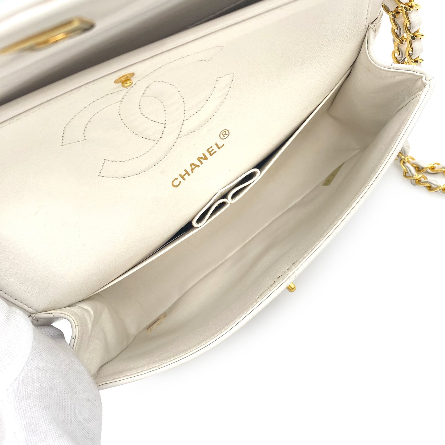 CHANEL VINTAGE CLASSIC FLAP MEDIUM CHAIN SHOULDER BAG WHITE LAMB SKIN 90229007