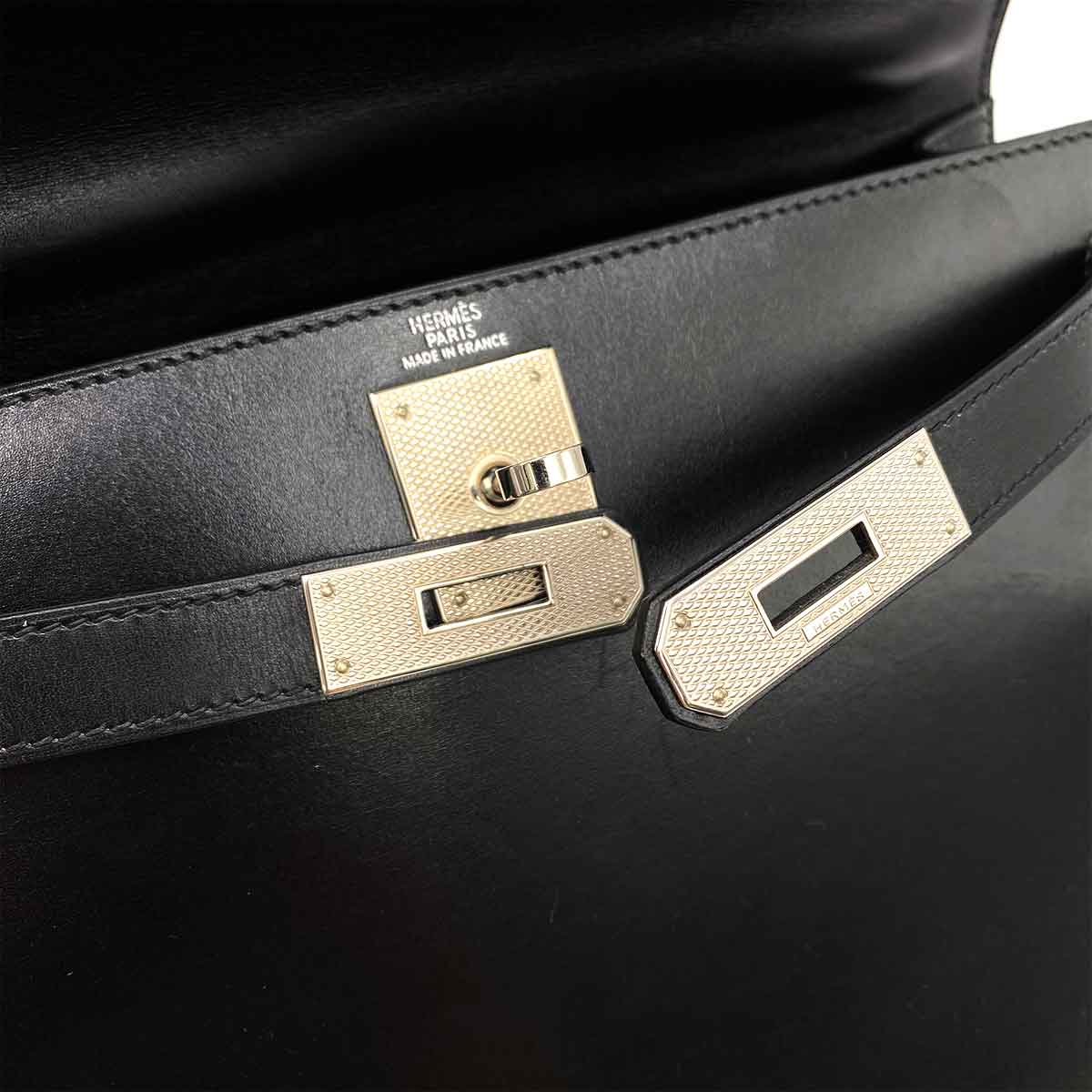 HERMES KELLY 28 SELLIER GUILLOCHE BLACK BOXCALF HAND SHOULDER BAG ▢G 90231896