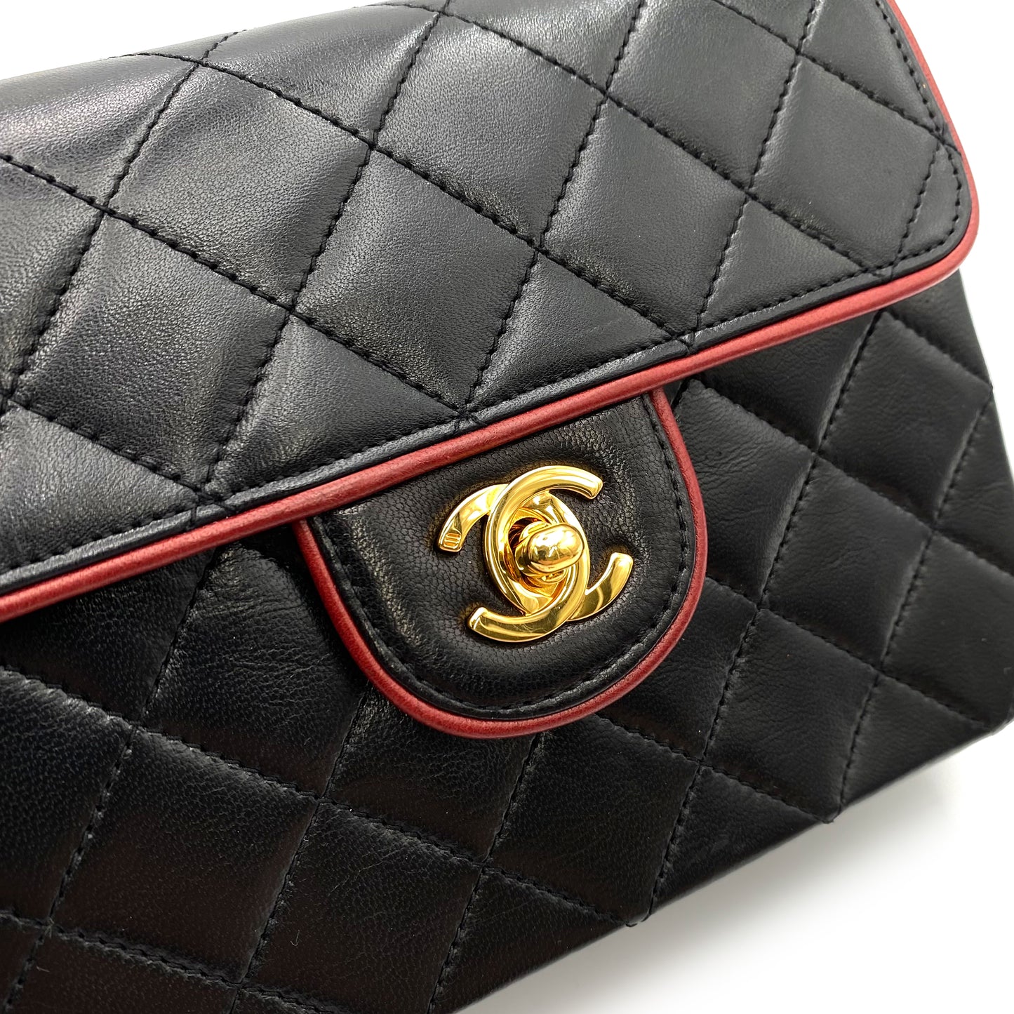 CHANEL VINTAGE MINI SQUARE 17 CHAIN SHOULDER BAG BYCOLOR BLACK RED LAMB SKIN 90235981
