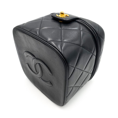 CHANEL VINTAGE VANITY HAND BAG BLACK LAMB SKIN 90237314