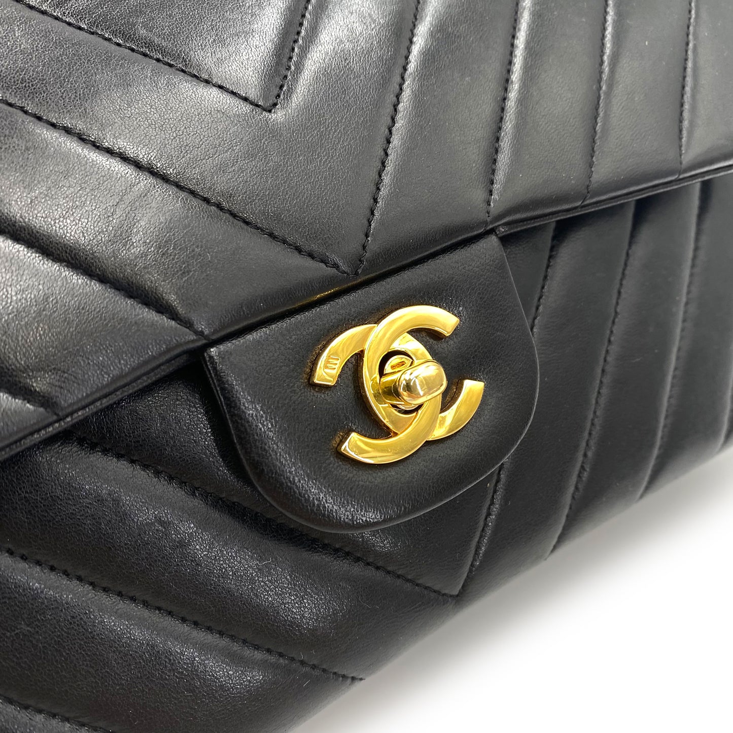 CHANEL VINTAGE CHEVRON DOUBLE FLAP CHAIN SHOULDER BAG BLACK LAMB SKIN 90240429