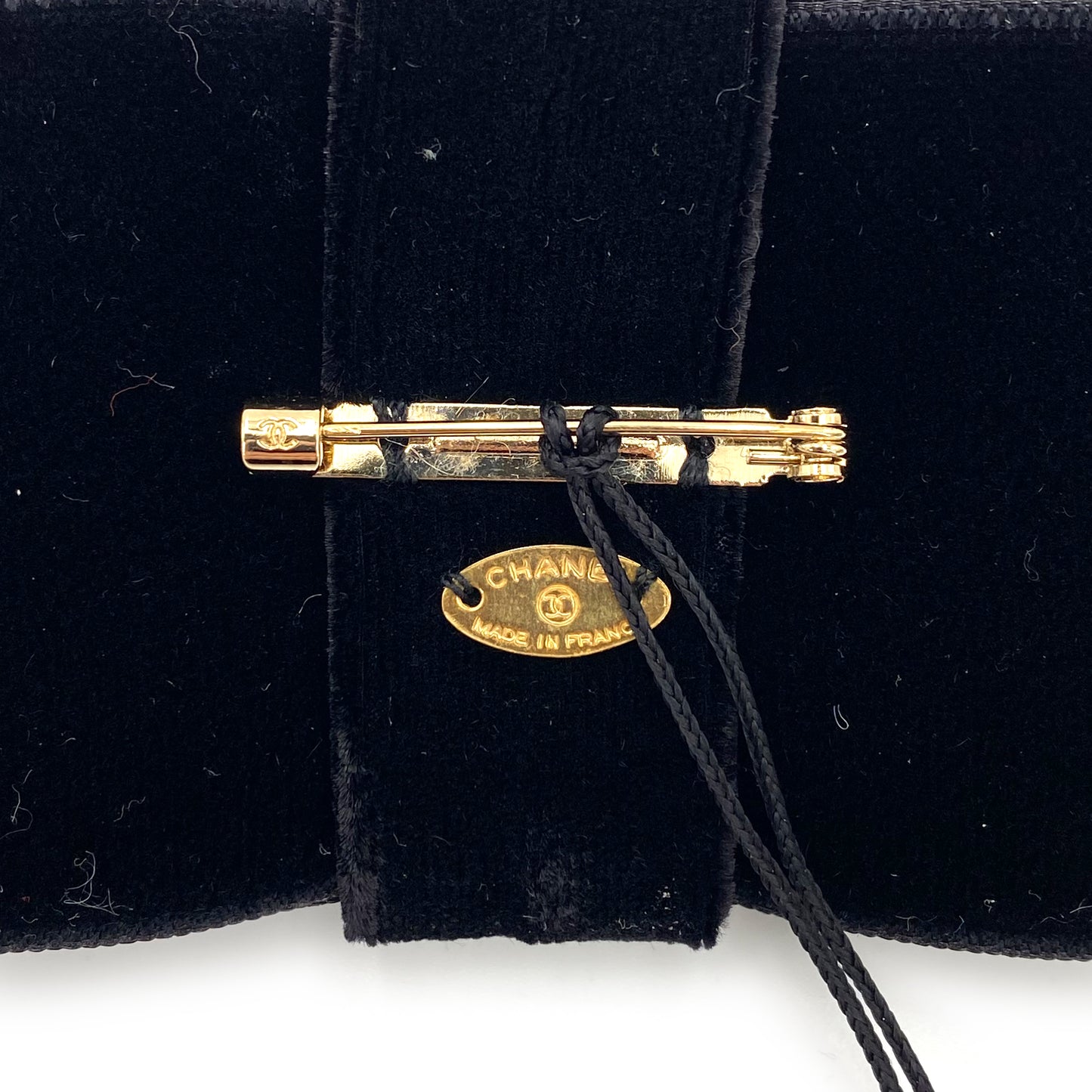 CHANEL VINTAGE BROACH CAMELLIA BLACK TWEED VELOUR ACCESSORY 90240968