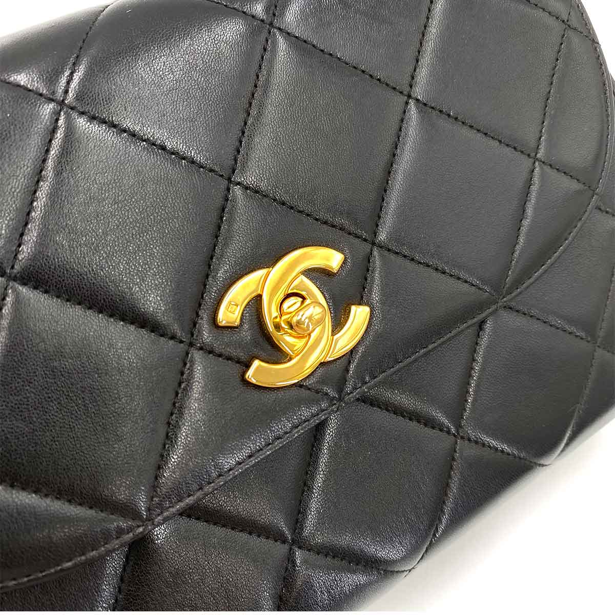CHANEL VINTAGE TRAPEZOID CHAIN HAND BAG BLACK LAMB SKIN 90241295