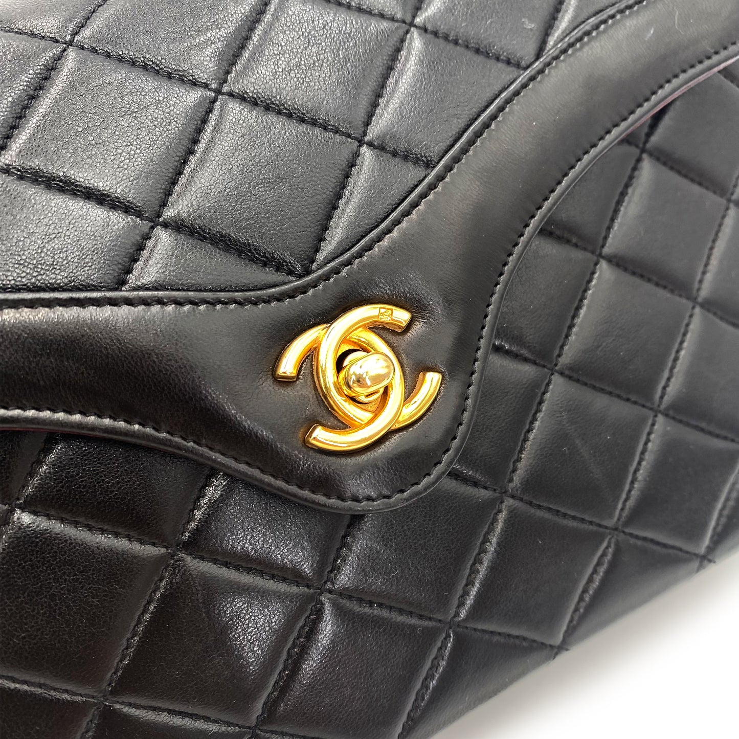 CHANEL VINTAGE MATELASSE CHAIN SHOULDER BAG BLACK LAMB SKIN 90241646