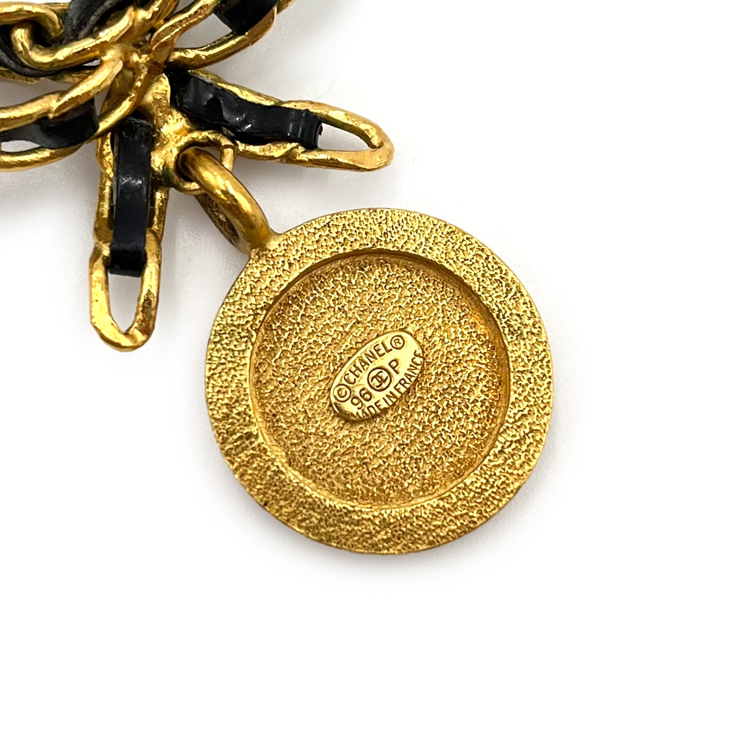 CHANEL VINTAGE CHAIN NECKLACE LEATHER RIBBON RHINESTONE ACCESSORY 96P 90241718
