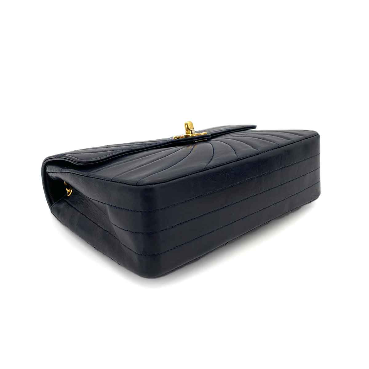 CHANEL VINTAGE TYPHOON CHAIN SHOULDER BAG NAVY LAMB SKIN 90241763