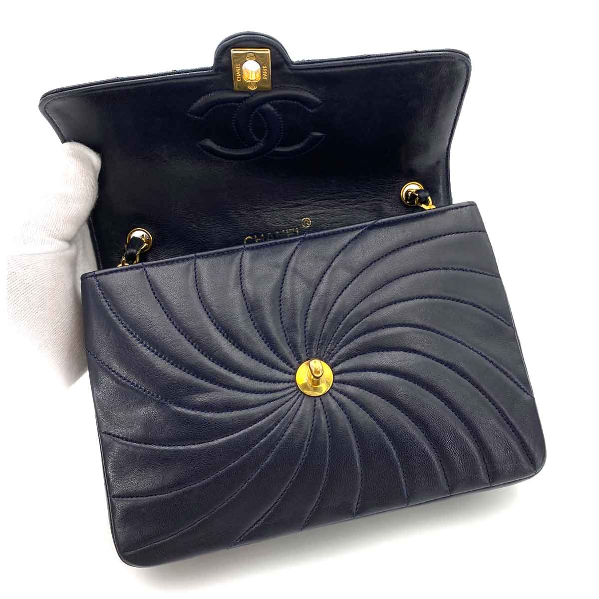 CHANEL VINTAGE TYPHOON CHAIN SHOULDER BAG NAVY LAMB SKIN 90241763