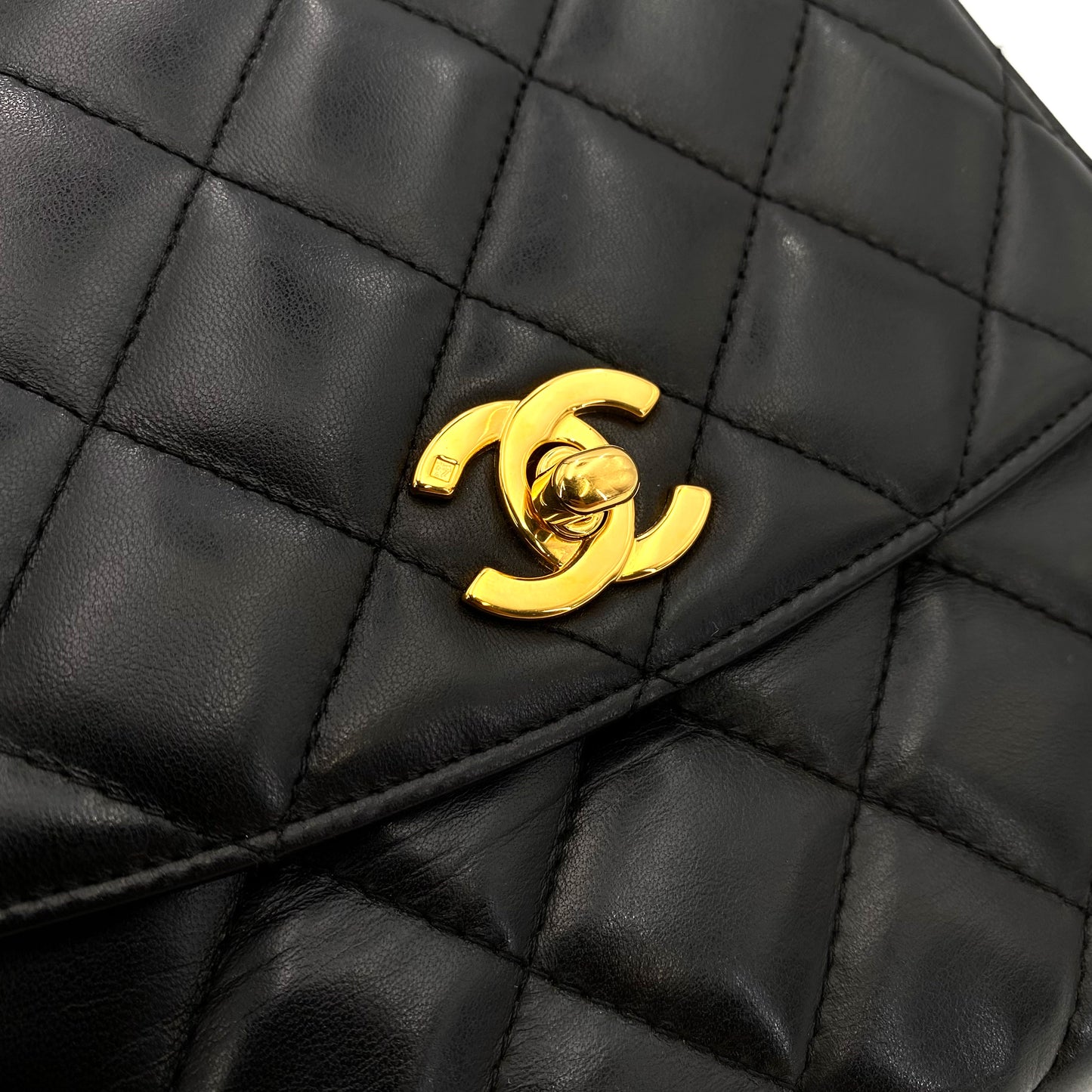 CHANEL VINTAGE MATELASSE HAND BAG BLACK LAMB SKIN 90242116