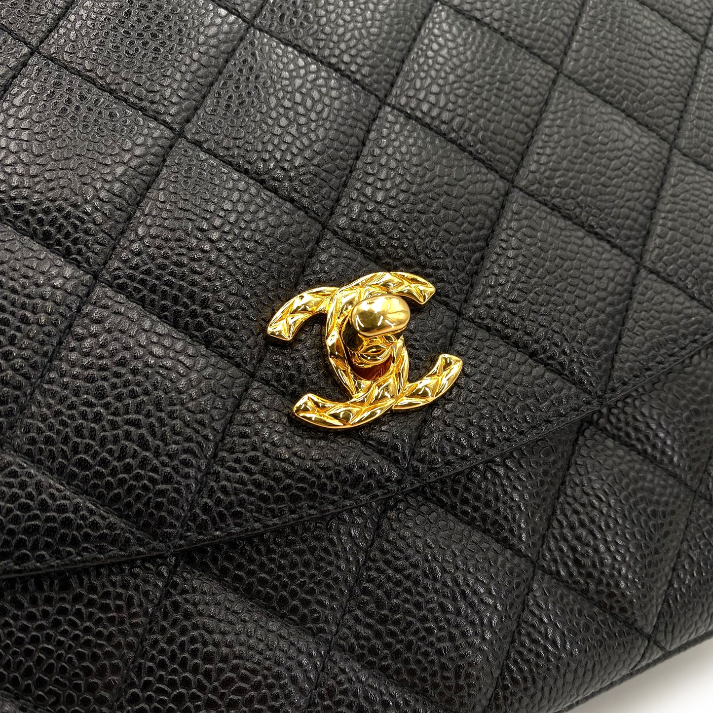 CHANEL VINTAGE MATELASSE CHAIN SHOULDER BAG BLACK CAVIAR SKIN 90242118