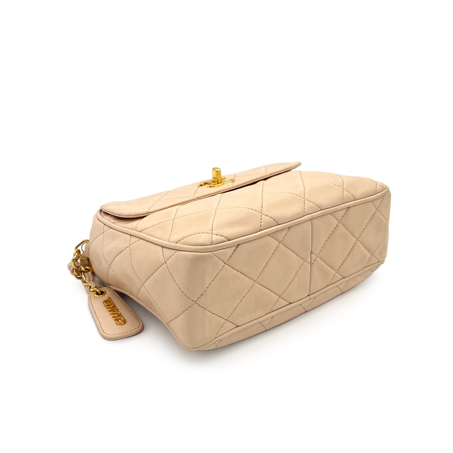 CHANEL VINTAGE MATELASSE CHAIN SHOULDER BAG LIGHT BEIGE LAMB SKIN 90242329