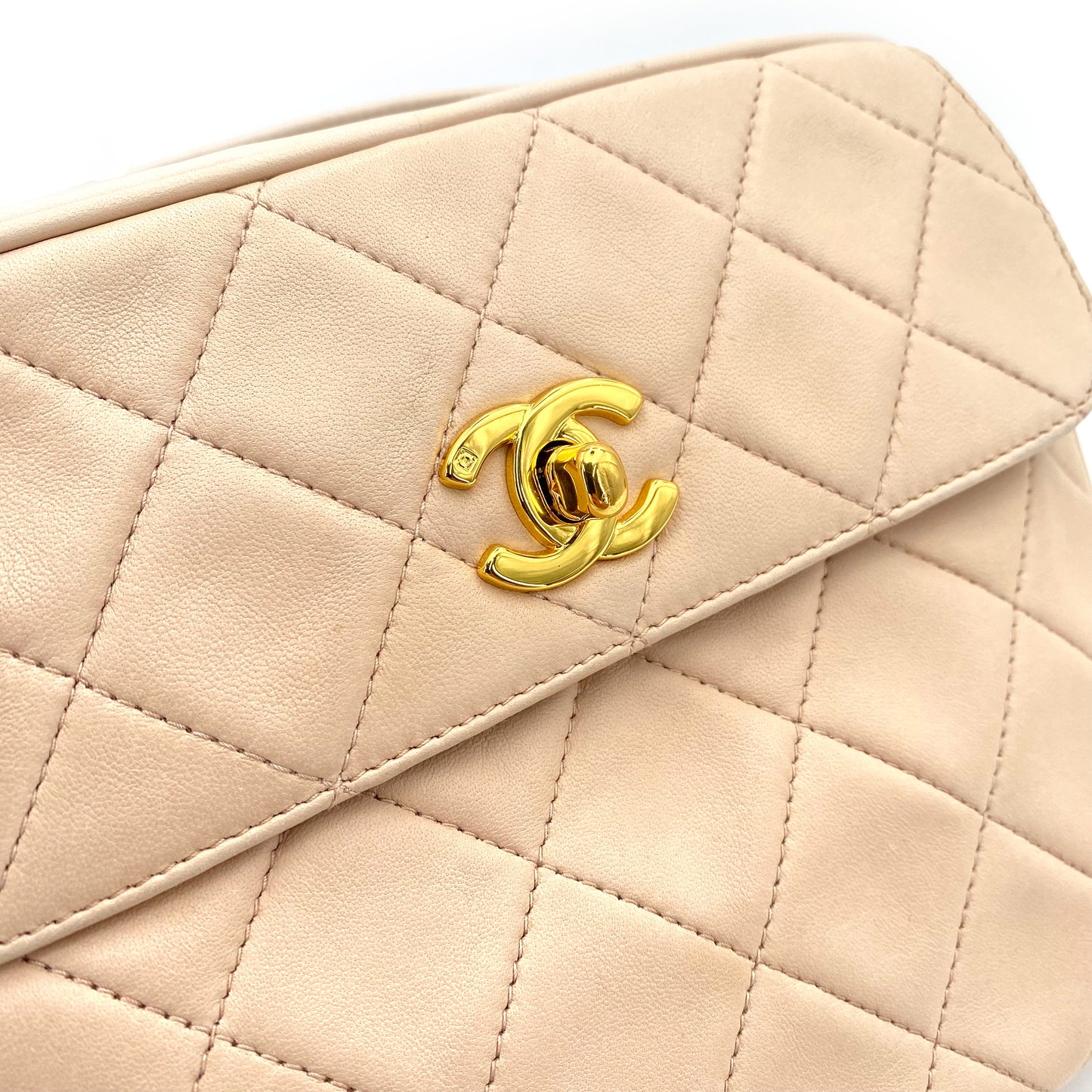 CHANEL VINTAGE MATELASSE CHAIN SHOULDER BAG LIGHT BEIGE LAMB SKIN 90242329