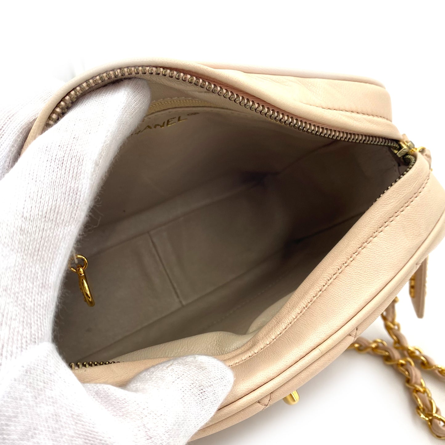CHANEL VINTAGE MATELASSE CHAIN SHOULDER BAG LIGHT BEIGE LAMB SKIN 90242329