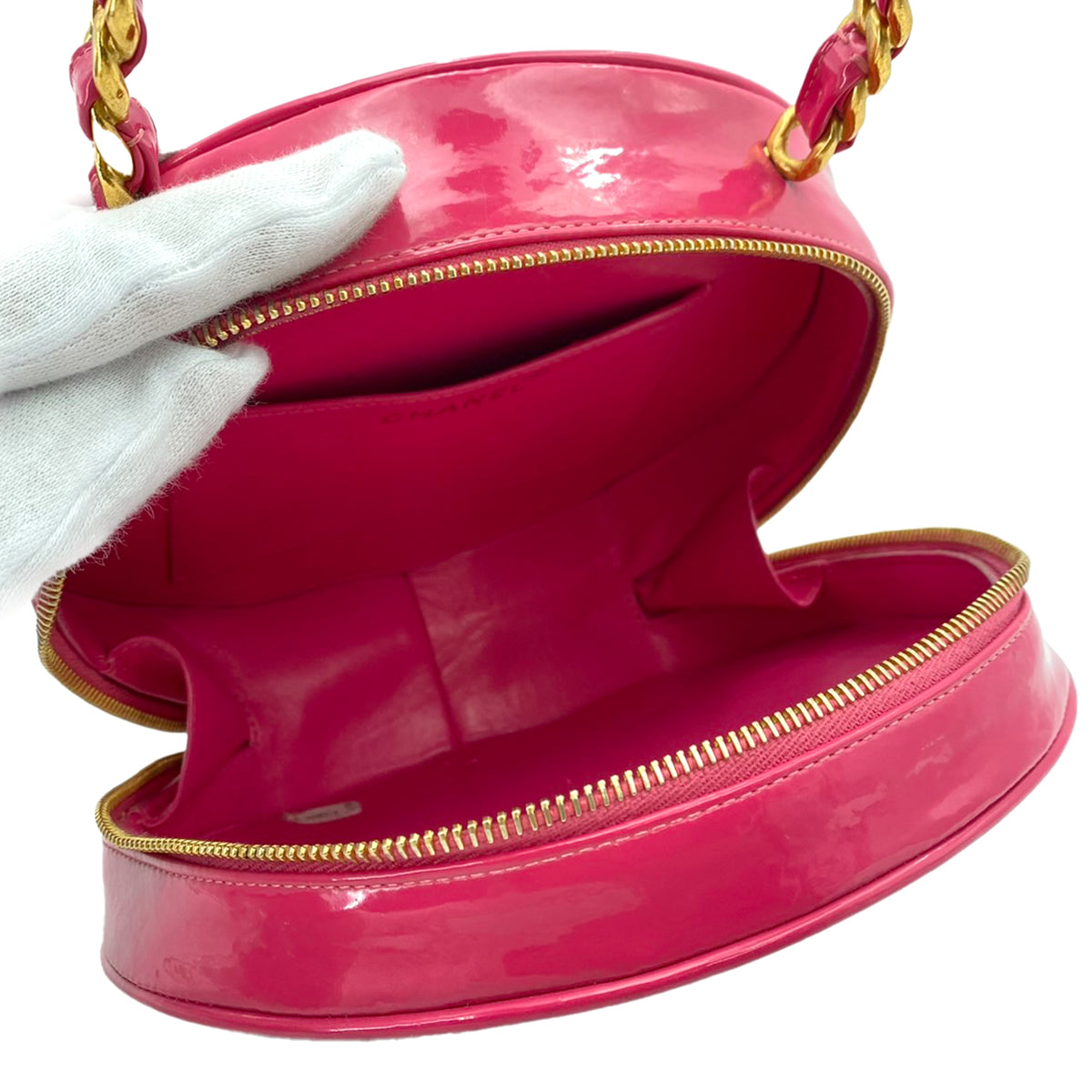 CHANEL VINTAGE MATELASSE ROUND VANITY HAND BAG PINK ENAMEL 90242651