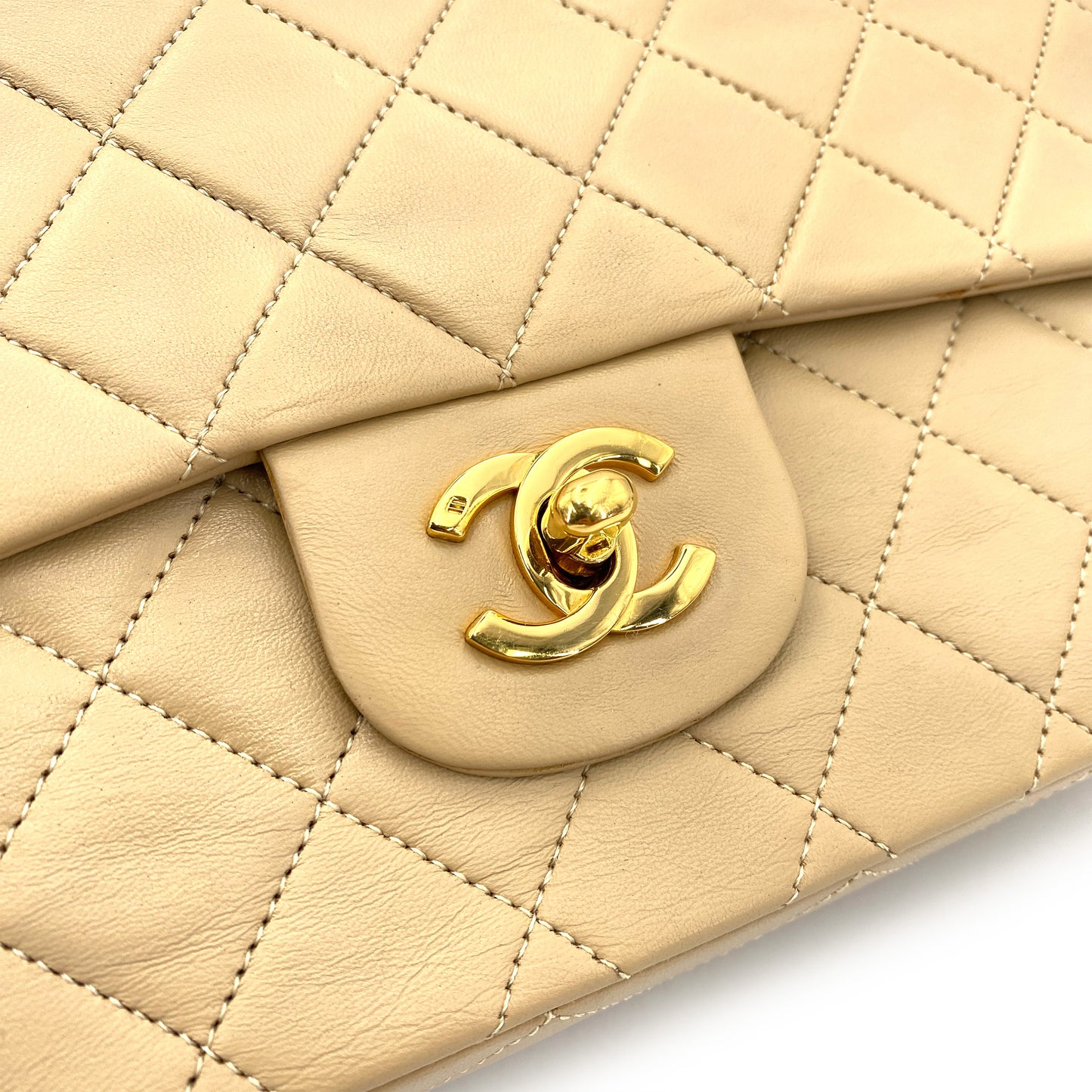 CHANEL VINTAGE CLASSIC FLAP MEDIUM CHAIN SHOULDER BAG BEIGE LAMB SKIN 90242660