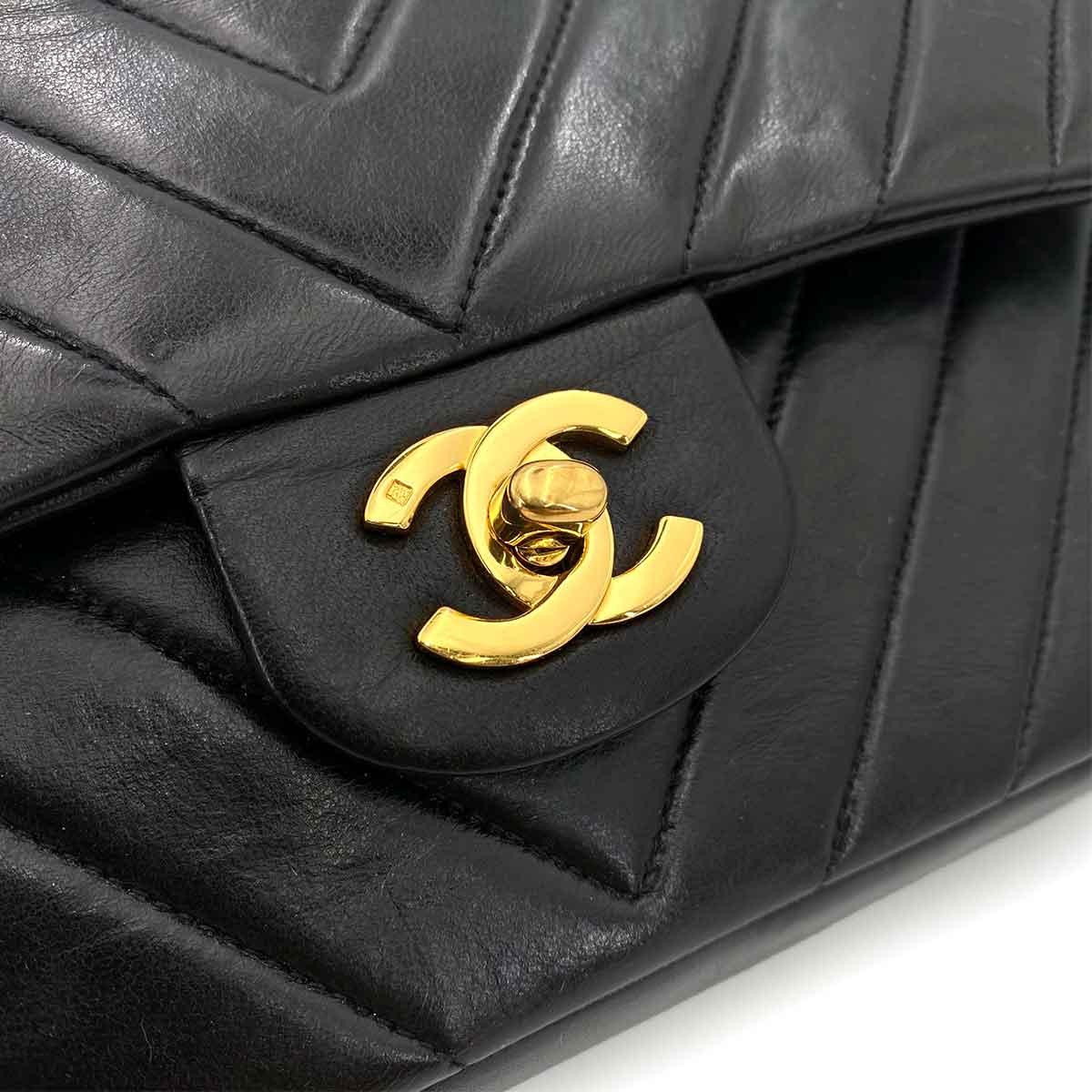 CHANEL VINTAGE CHEVRON DOUBLE FLAP CHAIN SHOULDER BAG BLACK LAMB SKIN 90242667