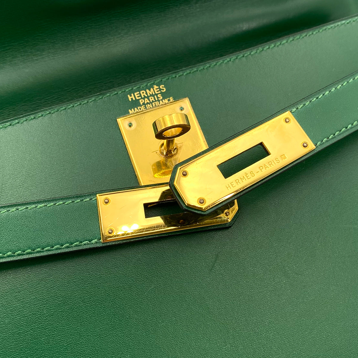 HERMES KELLY 28 SELLIER GREEN BOXCALF HAND BAG □B 90242904