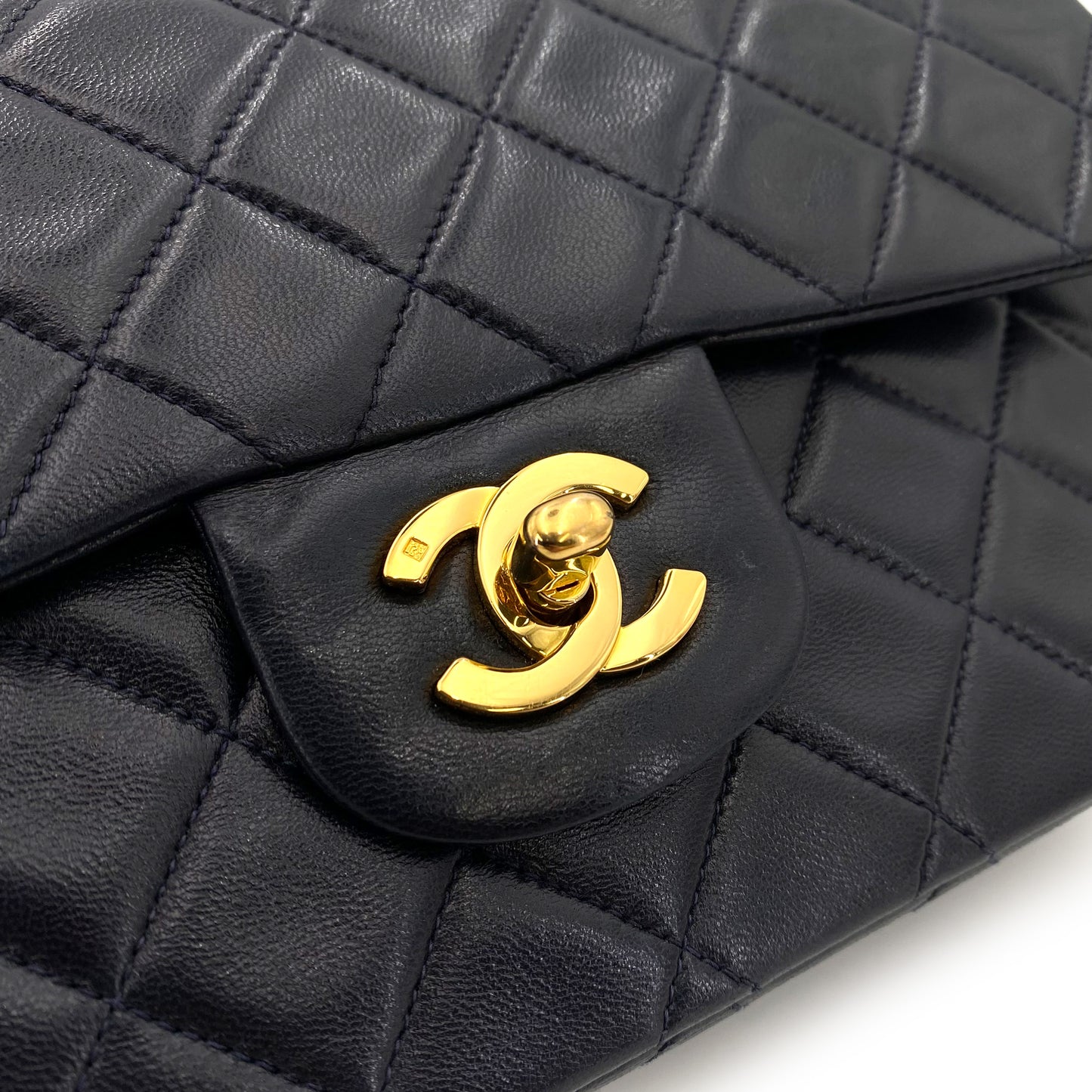 CHANEL VINTAGE CLASSIC FLAP SMALL CHAIN SHOULDER BAG NAVY LAMB SKIN 90242961