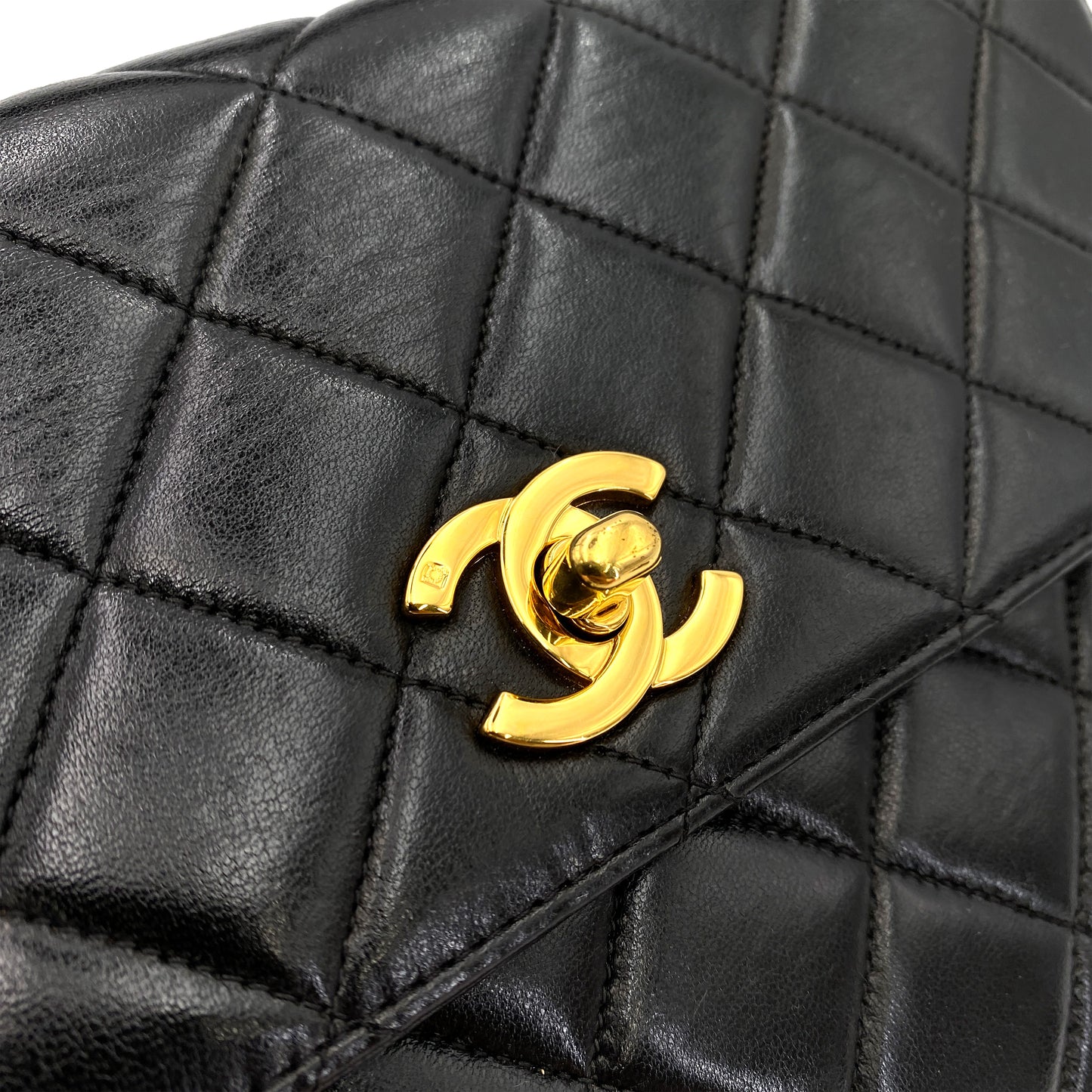 CHANEL VINTAGE MATELASSE HAND BAG BLACK LAMB SKIN 90242984