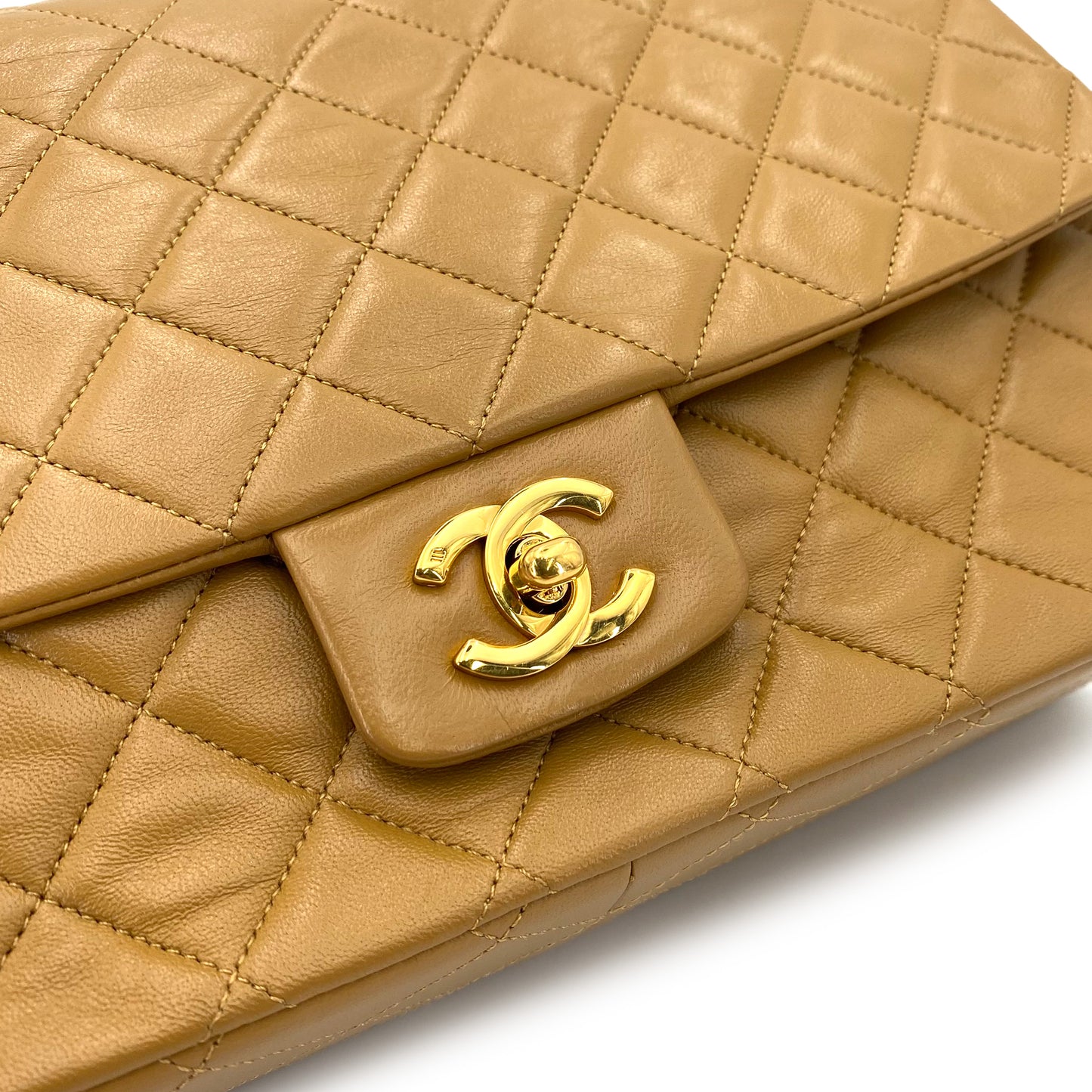 CHANEL VINTAGE MATELASSE CHAIN SHOULDER BAG BEIGE LAMB SKIN 90243198