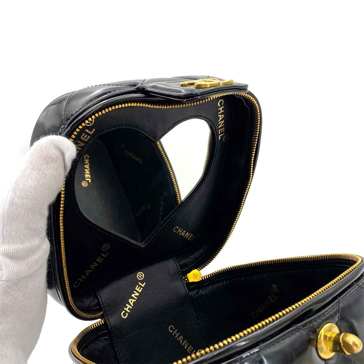 CHANEL VINTAGE VANITY HEART MIRROR HAND BAG BLACK ENAMEL 90243361