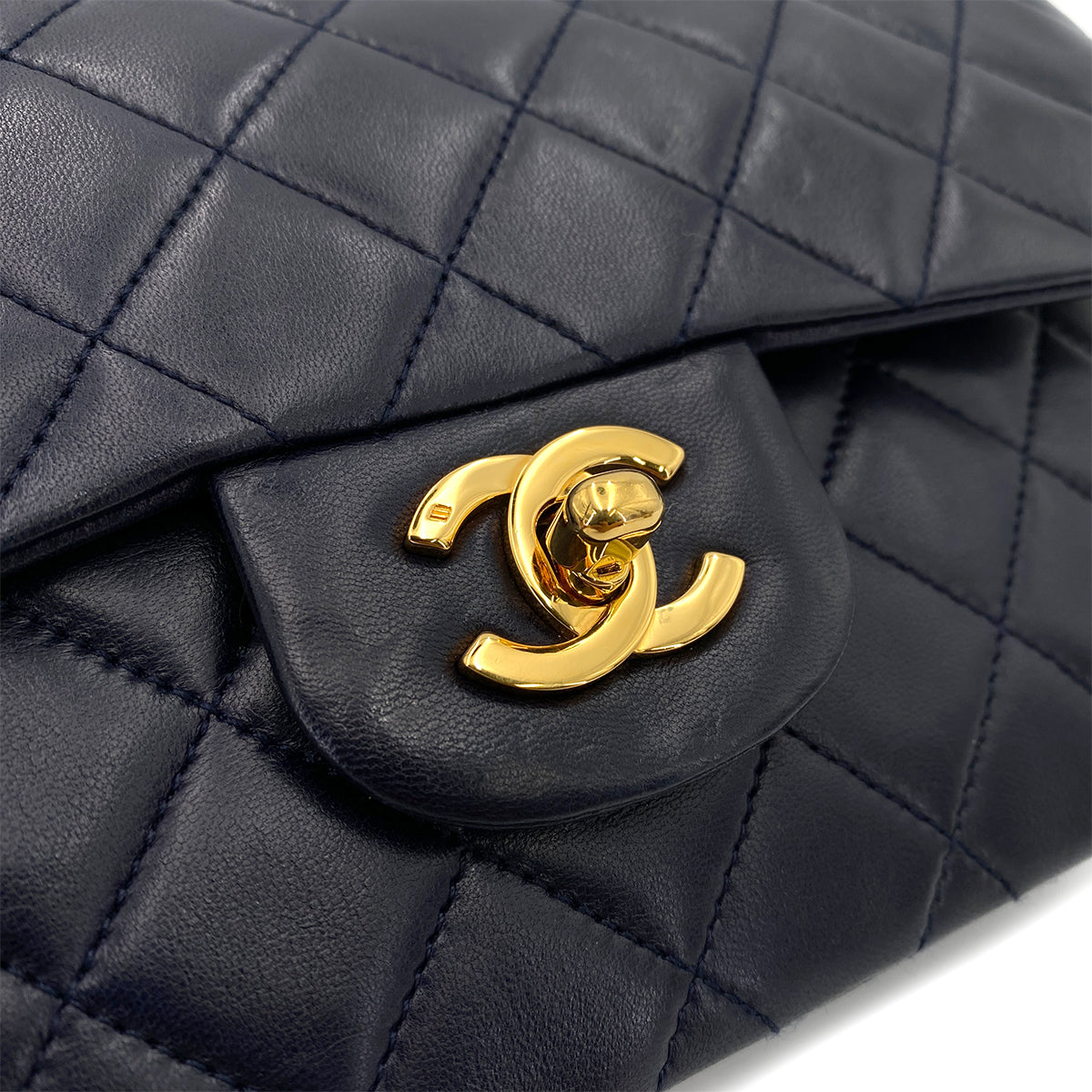 CHANEL VINTAGE CLASSIC FLAP SMALL CHAIN SHOULDER BAG NAVY LAMB SKIN 90244707