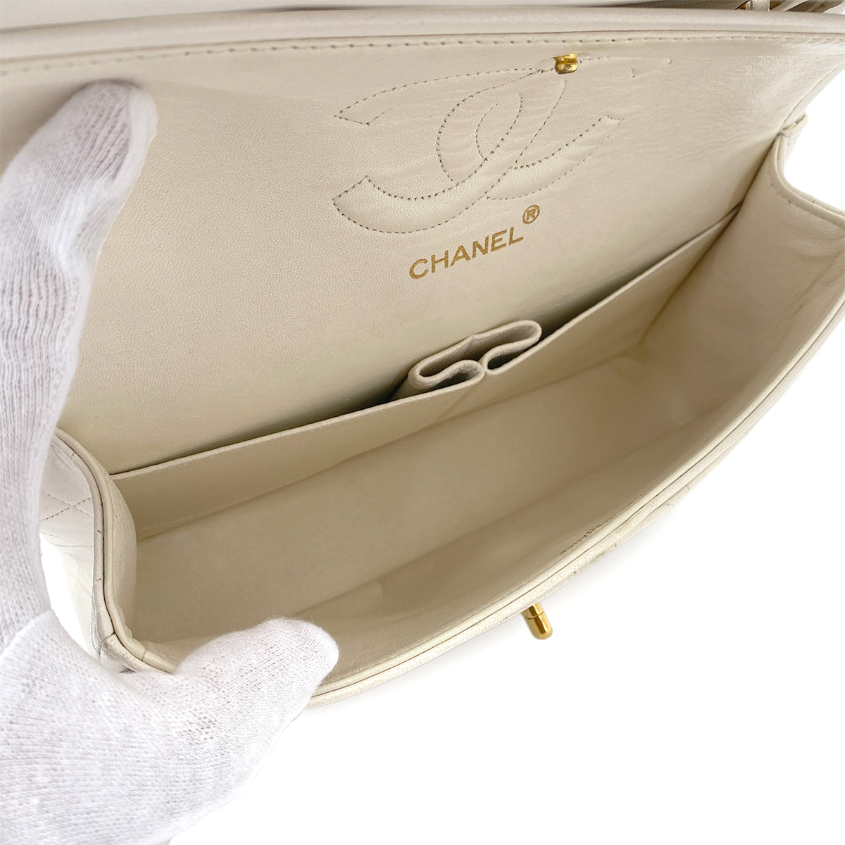 CHANEL VINTAGE CLASSIC FLAP MEDIUM CHAIN SHOULDER BAG WHITE LAMB SKIN 90244731