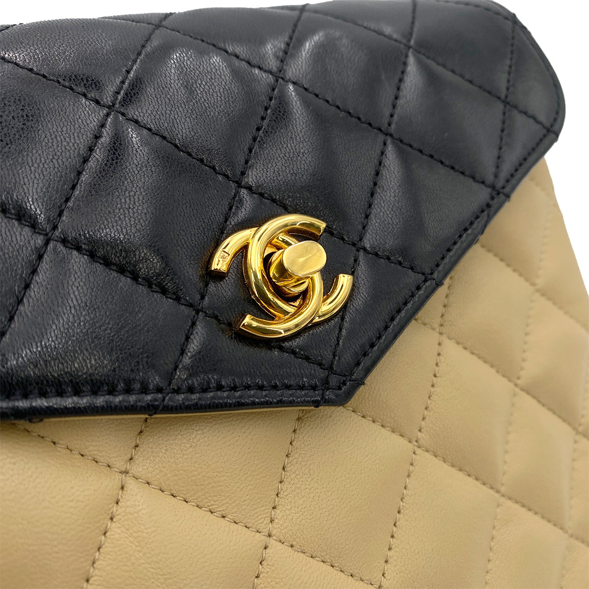 CHANEL VINTAGE MATELASSE CHAIN SHOULDER BAG BYCOLOR BEIGE BLACK LAMB SKIN 90244742