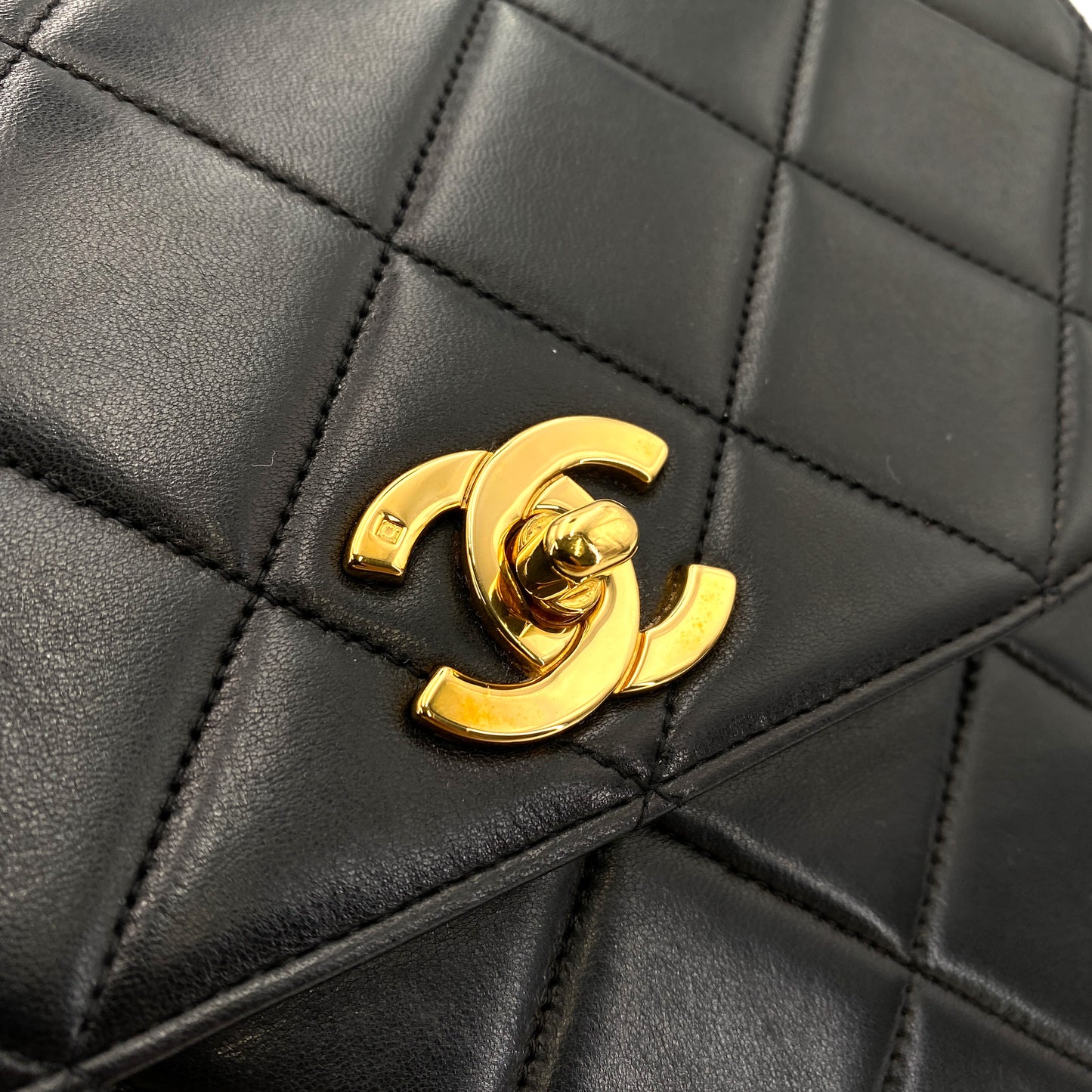 CHANEL VINTAGE MATELASSE CHAIN HAND BAG BLACK LAMB SKIN 90244749