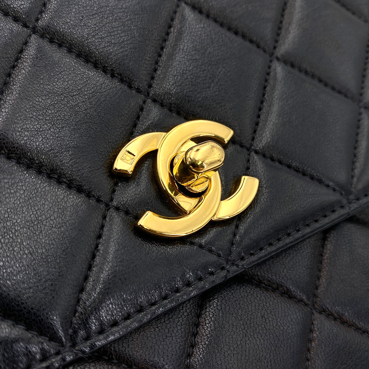 CHANEL VINTAGE MATELASSE HAND BAG BLACK LAMB SKIN 90245039