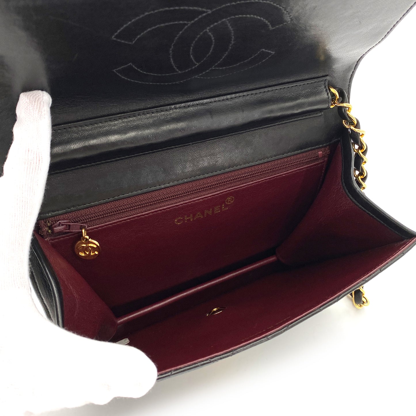 CHANEL VINTAGE MATELASSE PUSH LOCK CHAIN SHOULDER BAG BLACK LAMB SKIN 90246356