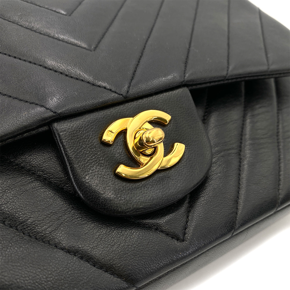 CHANEL VINTAGE CHEVRON DOUBLE FLAP CHAIN SHOULDER BAG BLACK LAMB SKIN 90246926