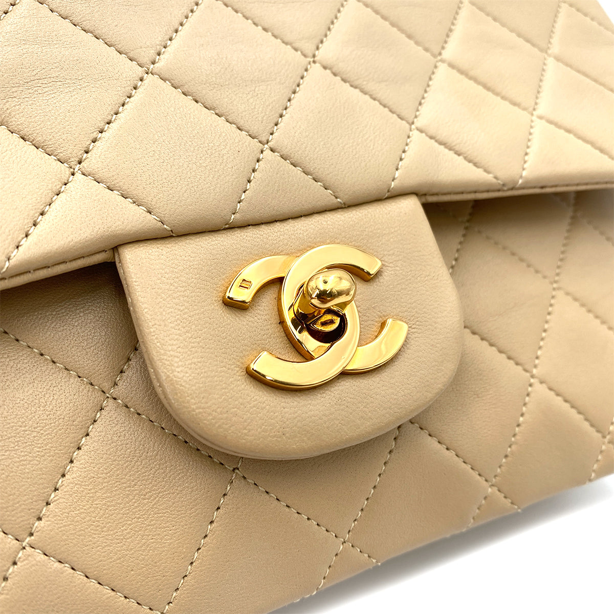 CHANEL VINTAGE CLASSIC FLAP SMALL CHAIN SHOULDER BAG BEIGE LAMB SKIN 90247299