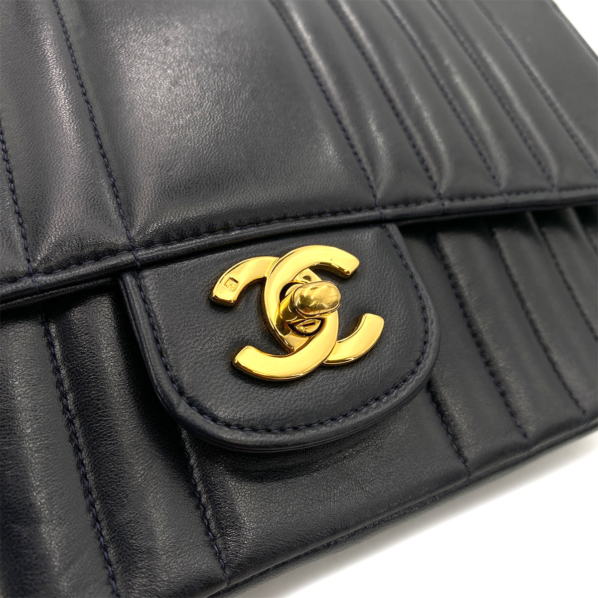 CHANEL VINTAGE MADEMOISELLE MEDIUM CHAIN SHOULDER BAG NAVY LAMB SKIN 90247996