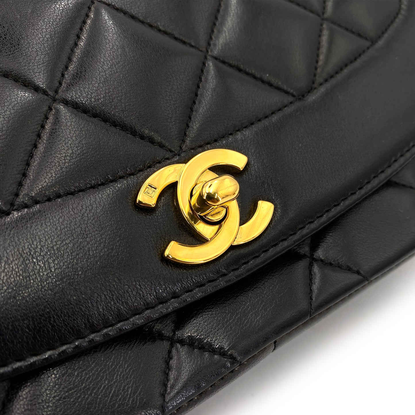 CHANEL VINTAGE DIANA MEDIUM CHAIN SHOULDER BAG BLACK LAMB SKIN 90250076