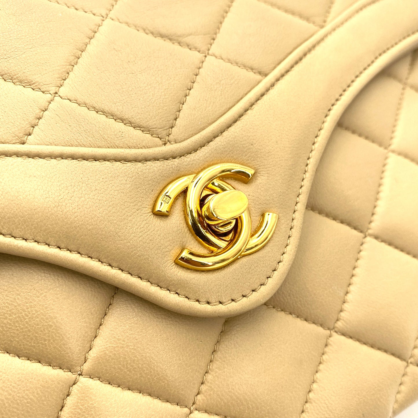 CHANEL VINTAGE PANTY LINE MATELASSE CHAIN SHOULDER BAG BEIGE LAMB SKIN 90251693