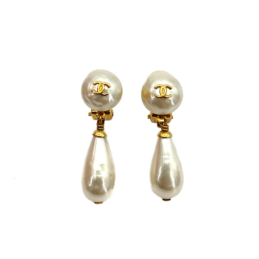 CHANEL VINTAGE EARRINGS SWING FAUX PEARL 95A 90254910