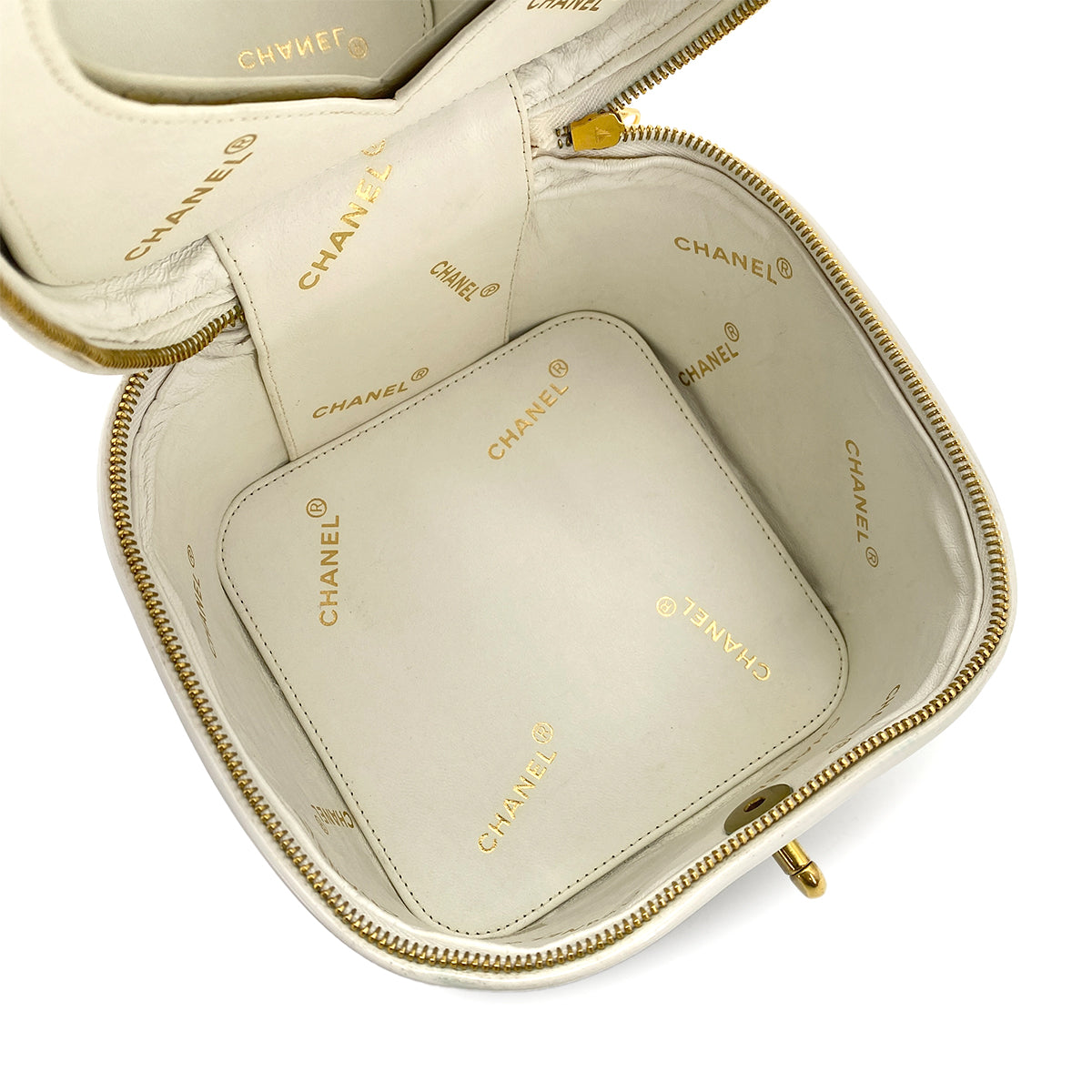 CHANEL VINTAGE VANITY HEART MIRROR HAND BAG WHITE ENAMEL 90258080