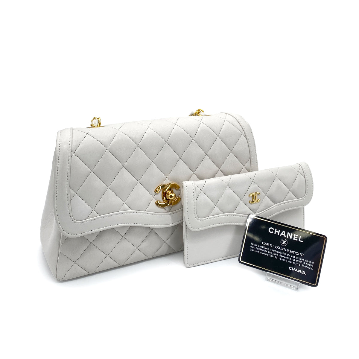 CHANEL VINTAGE MATELASSE CHAIN SHOULDER BAG WHITE LAMB SKIN 90258906