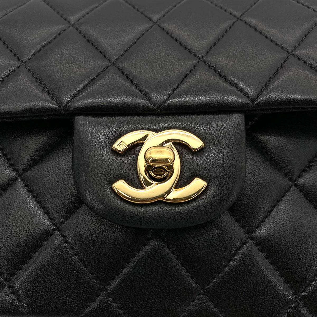 CHANEL VINTAGE CLASSIC FLAP SMALL CHAIN SHOULDER BAG BLACK LAMB SKIN 90259884