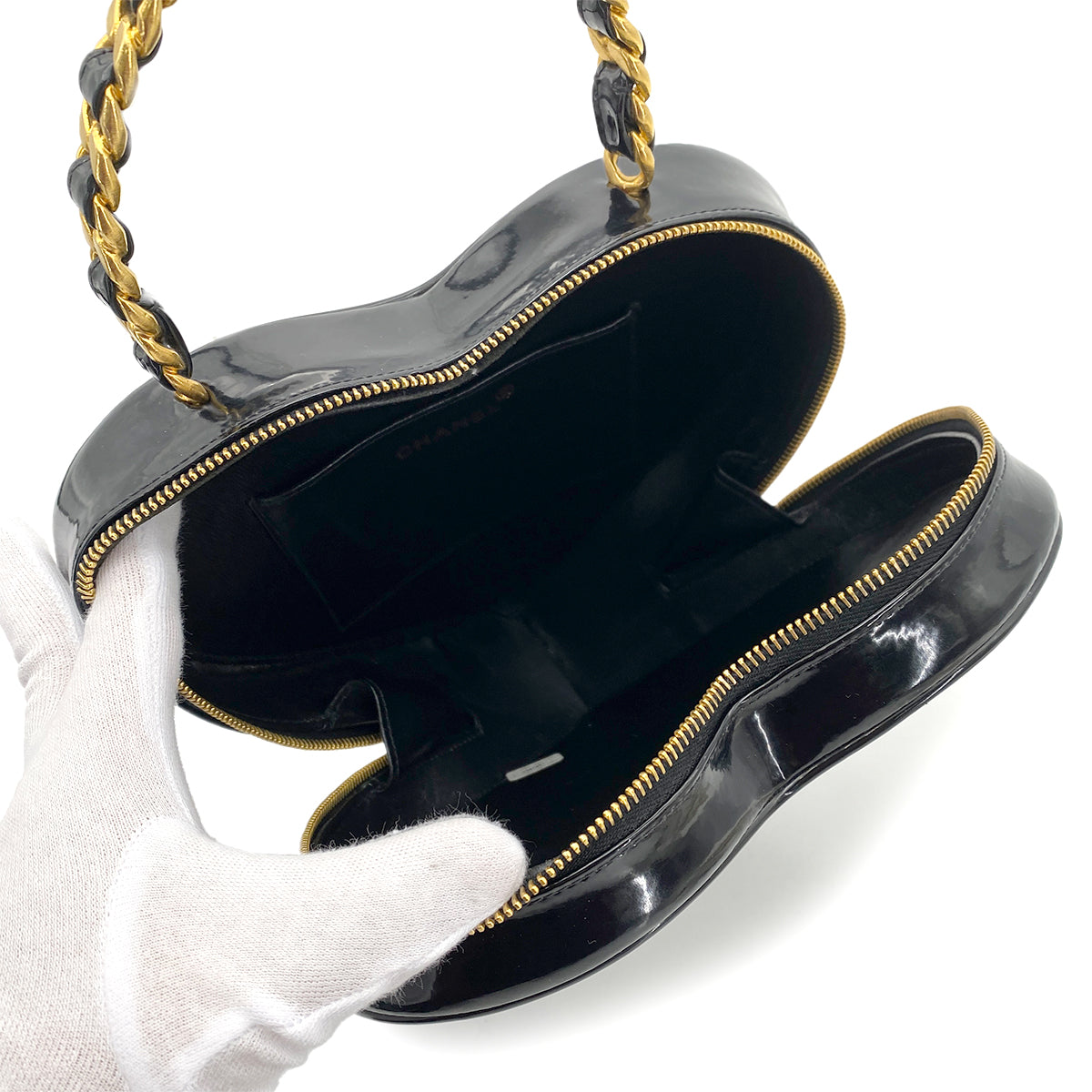 CHANEL VINTAGE HEART VANITY HAND BAG BLACK ENAMEL 90260130