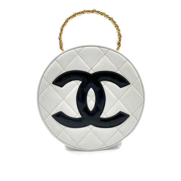 CHANEL VINTAGE ROUND VANITY HAND BAG WHITE BLACK ENAMEL 90260133