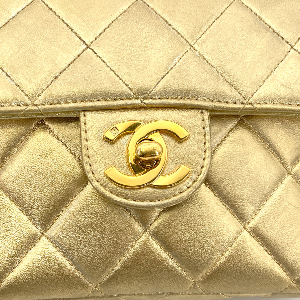 CHANEL VINTAGE MATELASSE HAND BAG GOLD LAMB SKIN 90260185
