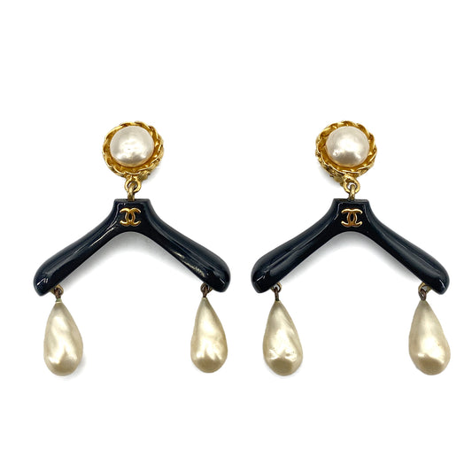 CHANEL VINTAGE EARRINGS HANGER MOTIF COCO MARK FAUX PEARL ACCESSORY 90260460