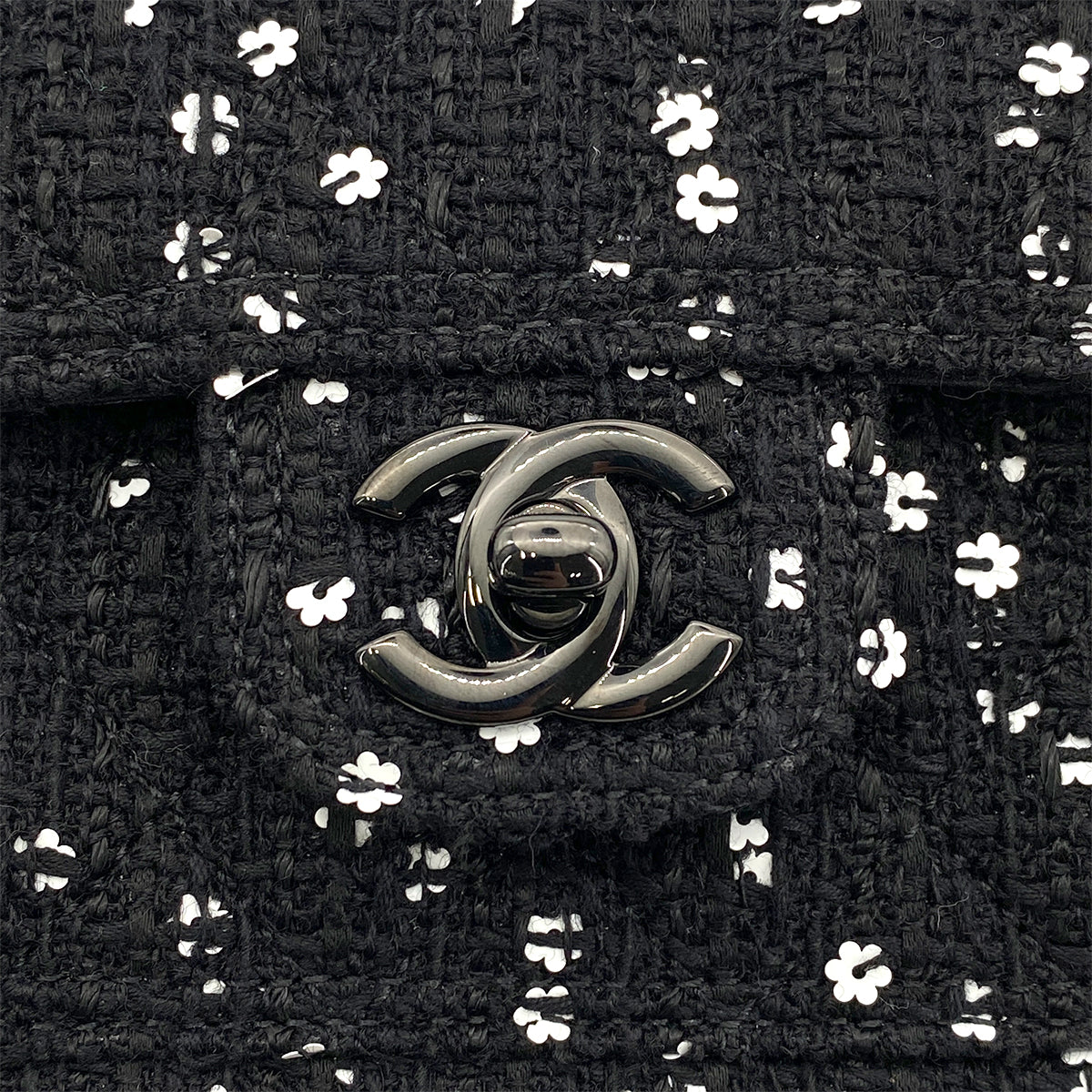 CHANEL MINI CHAIN SHOULDER BAG BLACK WHITE FLOWER TWEED 90261195