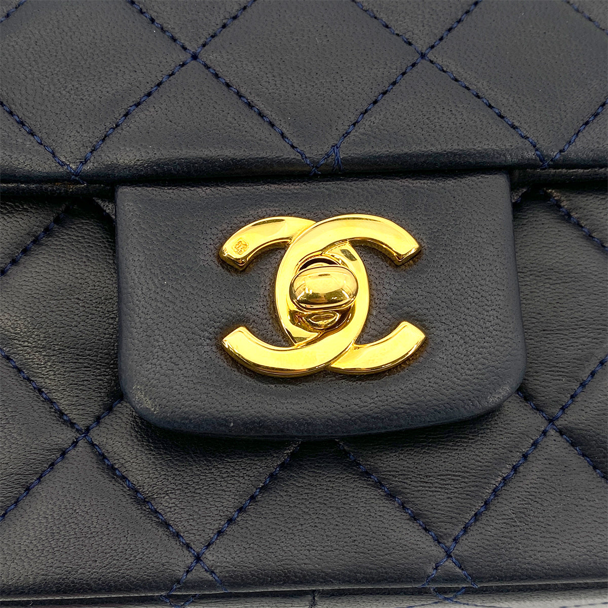 CHANEL VINTAGE MATELASSE CHAIN SHOULDER BAG NAVY LAMB SKIN 90261196